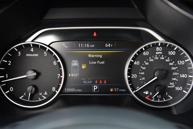 Photo of 2024 Super Black Nissan Murano