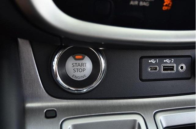 Photo of 2024 Pearl White Nissan Murano