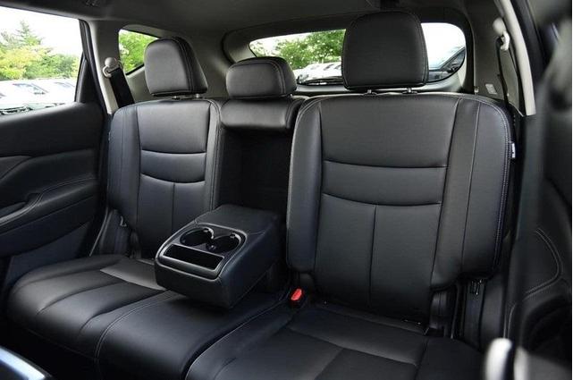 Photo of 2024 Pearl White Nissan Murano
