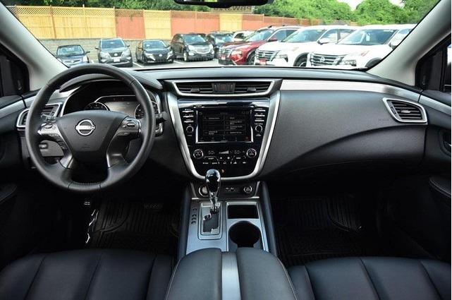 Photo of 2024 Pearl White Nissan Murano