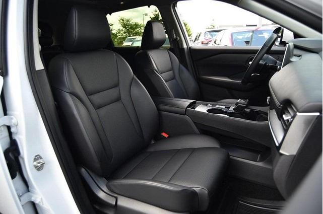 Photo of 2024 Everest White P Nissan Rogue