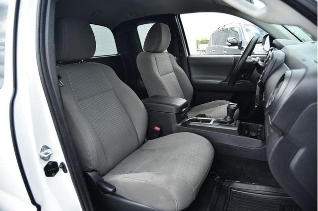 Photo of 2022 White Toyota Tacoma