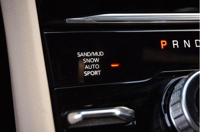 Photo of 2024 Bright White Clearcoat Jeep Grand Cherokee