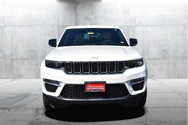 Photo of 2024 Bright White Clearcoat Jeep Grand Cherokee