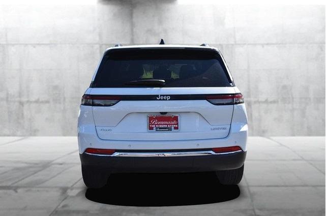 Photo of 2024 Bright White Clearcoat Jeep Grand Cherokee