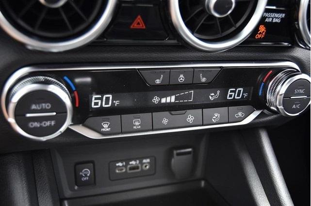 Photo of 2025 Black Nissan Sentra