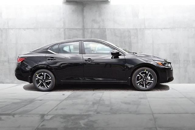 Photo of 2025 Black Nissan Sentra