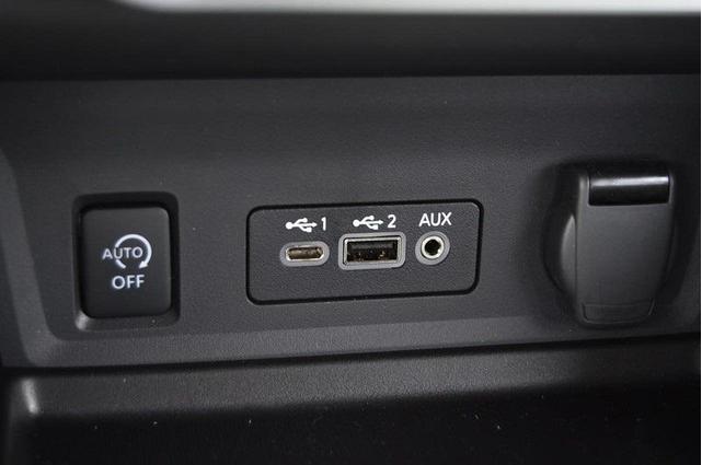 Photo of 2025 Black Nissan Sentra