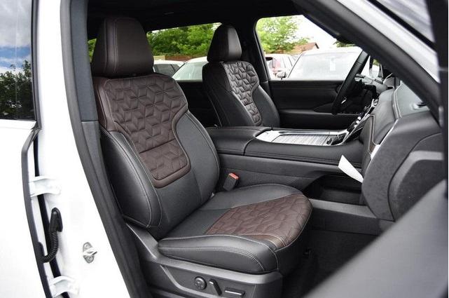 Photo of 2025 Aspen White Nissan Armada