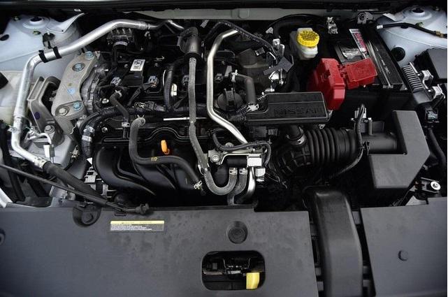 Photo of 2024 White Nissan Sentra