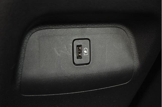 Photo of 2024 White Nissan Sentra