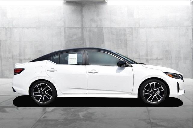 Photo of 2024 White Nissan Sentra