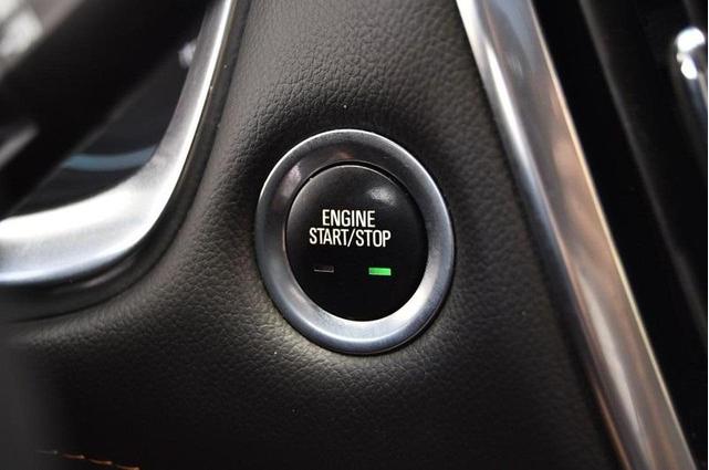 Photo of 2021 Summit White Chevrolet Traverse