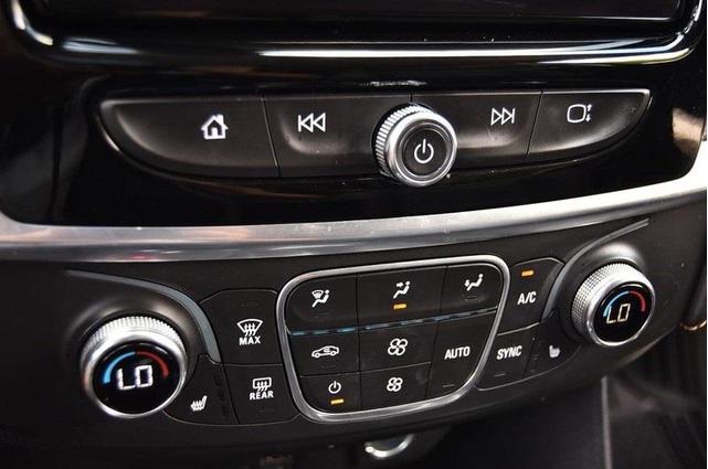 Photo of 2021 Summit White Chevrolet Traverse