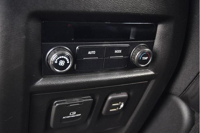 Photo of 2021 Summit White Chevrolet Traverse