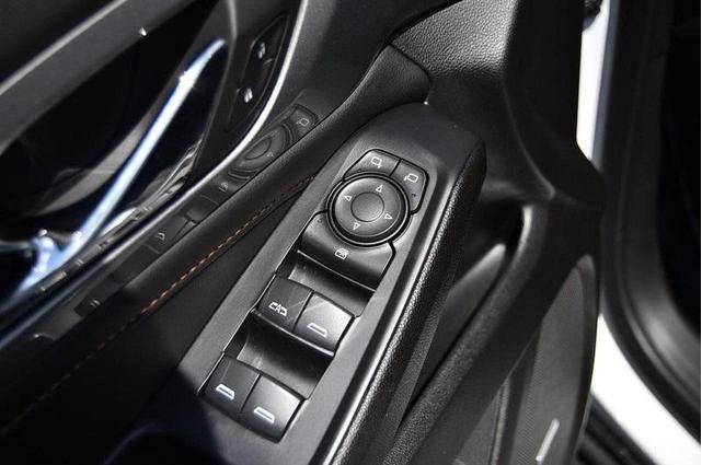 Photo of 2021 Summit White Chevrolet Traverse