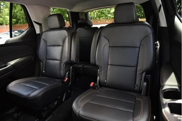 Photo of 2021 Summit White Chevrolet Traverse