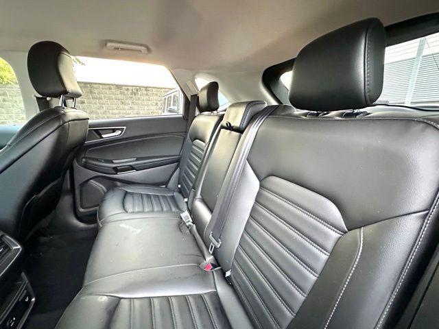 Photo of 2021 Iconic Silver Metallic Ford Edge