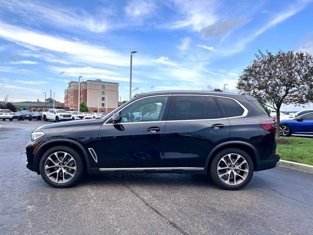 Photo of 2021 Black Sapphire Metallic BMW X5