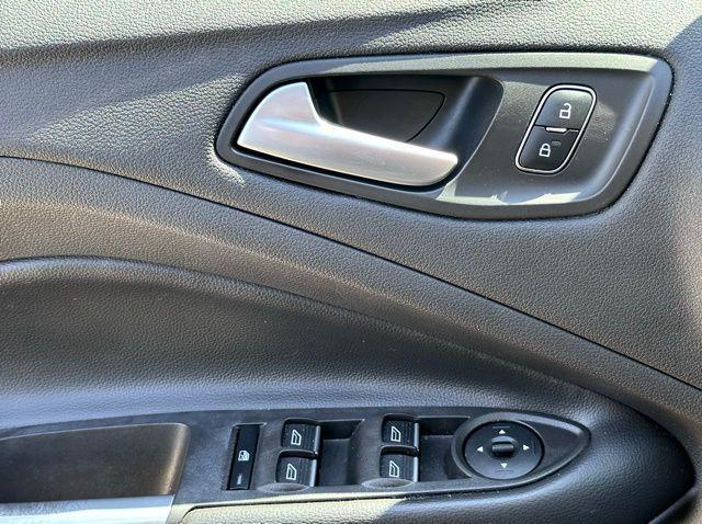 Photo of 2019 Agate Black Metallic Ford Escape