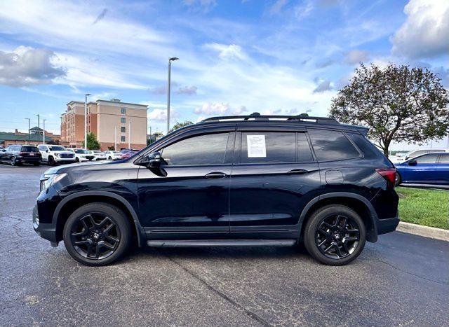Photo of 2024 Crystal Black Pearl Honda Passport