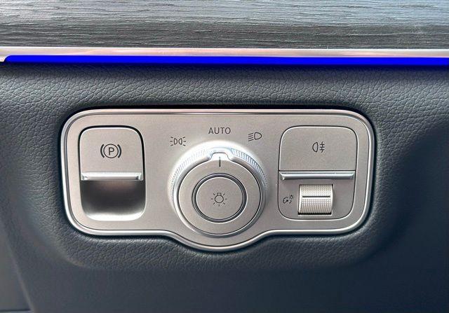 Photo of 2025 Black Mercedes-Benz GLE 450