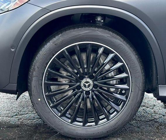 Photo of 2025 Gray Mercedes-Benz GLC 300