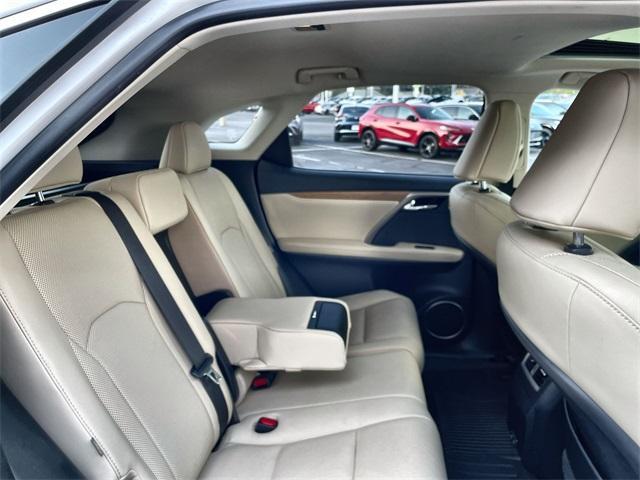 Photo of 2022 White Lexus RX 350
