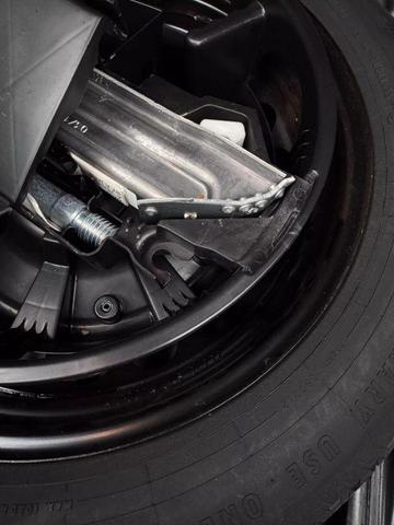 Photo of 2014 Steel Gray Metallic Mercedes-Benz C-Class