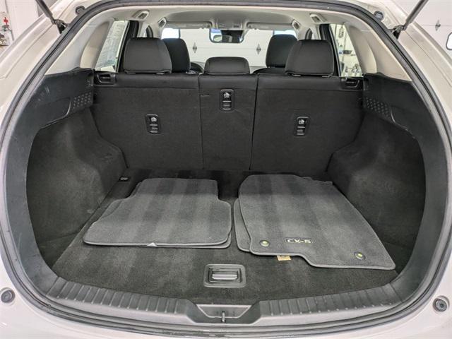 Photo of 2023 Rhodium White Metallic Mazda CX-5