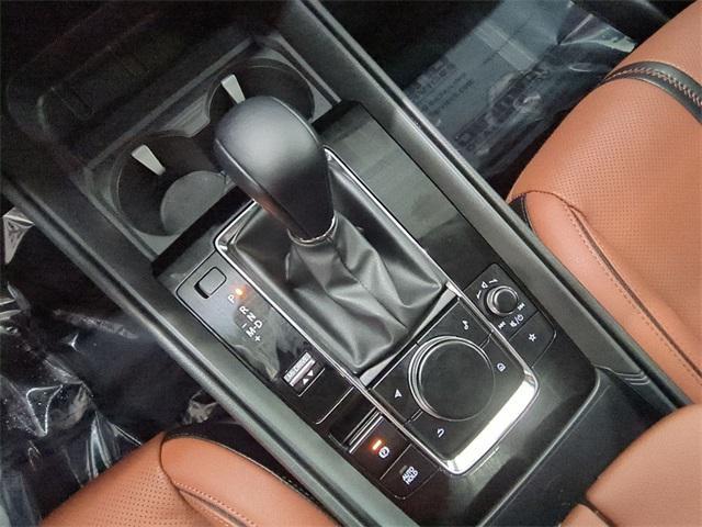 Photo of 2025 wind chill pearl Mazda CX-50