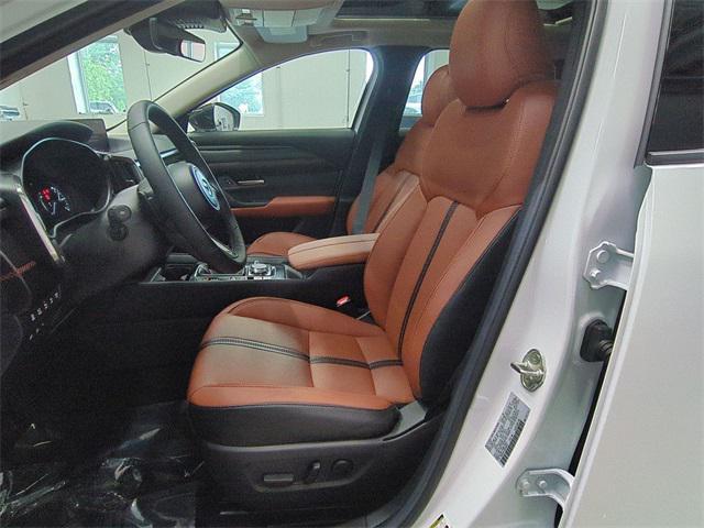 Photo of 2025 wind chill pearl Mazda CX-50