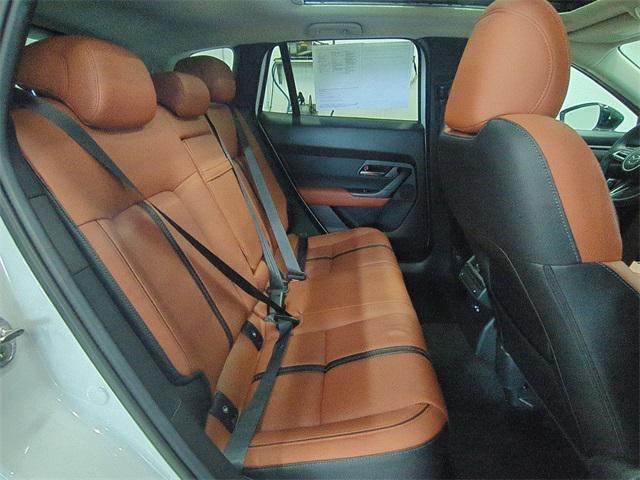 Photo of 2025 wind chill pearl Mazda CX-50
