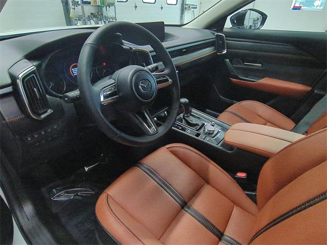 Photo of 2025 wind chill pearl Mazda CX-50