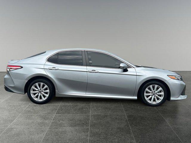 Photo of 2018 Celestial Silver Metallic Toyota Camry