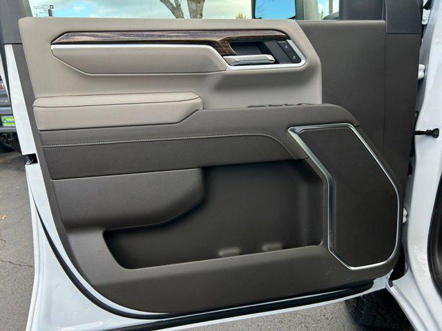 Photo of 2025 Summit White GMC Sierra 3500