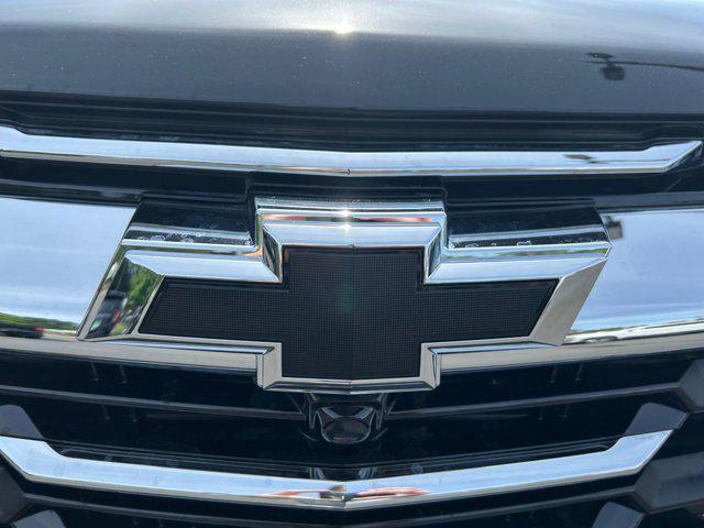 Photo of 2025 Mosaic Black Metallic Chevrolet Equinox