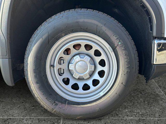 Photo of 2025 Summit White GMC Sierra 1500