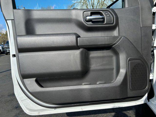 Photo of 2025 Summit White GMC Sierra 1500