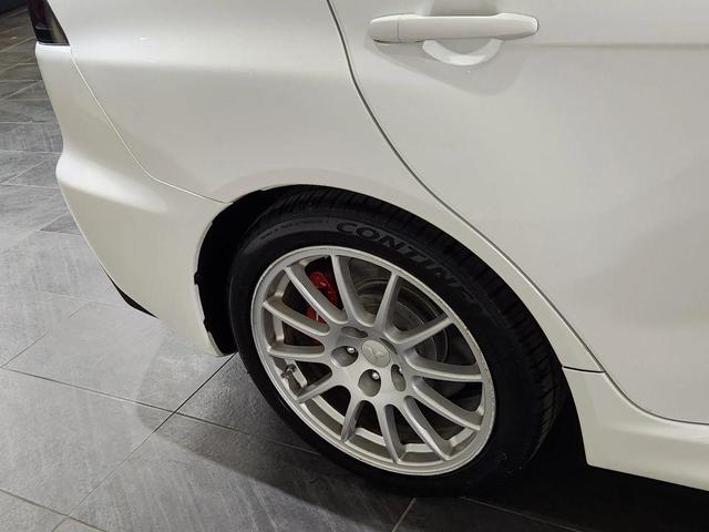 Photo of 2015 White Mitsubishi Lancer Evolution