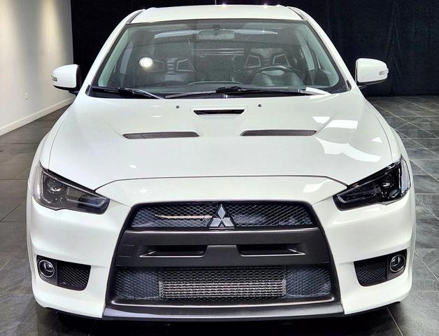 Photo of 2015 White Mitsubishi Lancer Evolution