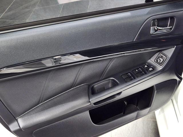 Photo of 2015 White Mitsubishi Lancer Evolution