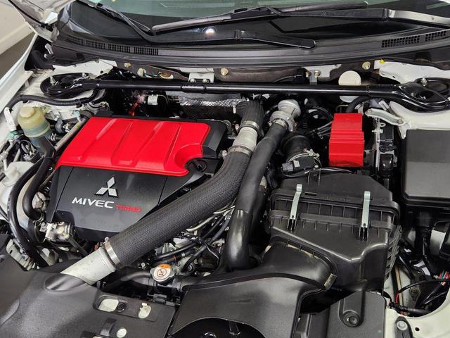 Photo of 2015 White Mitsubishi Lancer Evolution