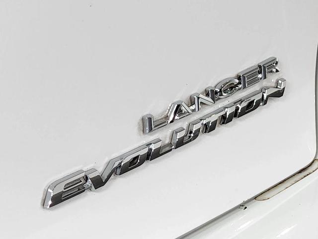 Photo of 2015 White Mitsubishi Lancer Evolution