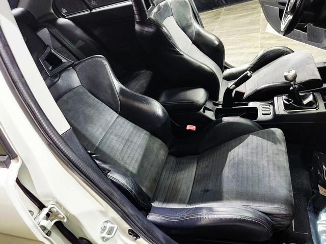 Photo of 2015 White Mitsubishi Lancer Evolution