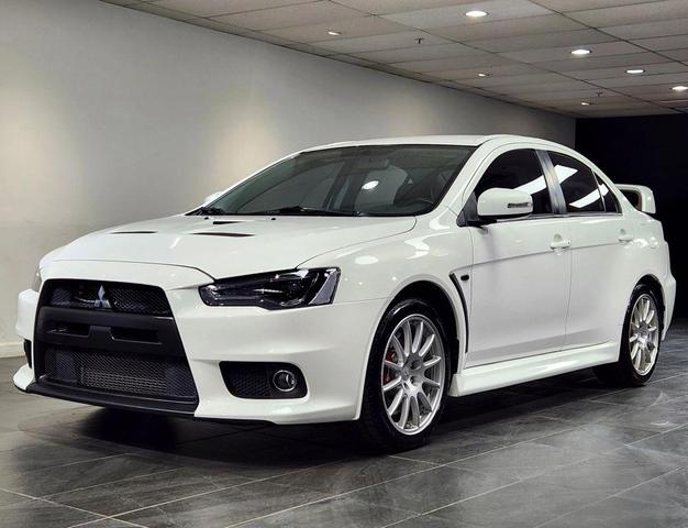Photo of 2015 White Mitsubishi Lancer Evolution