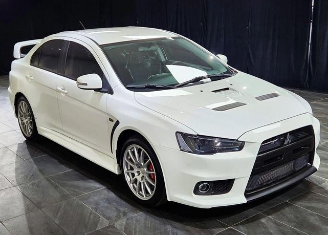 Photo of 2015 White Mitsubishi Lancer Evolution