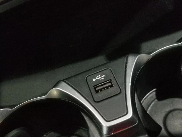 Photo of 2021 MINERAL WHITE METALLIC BMW 750