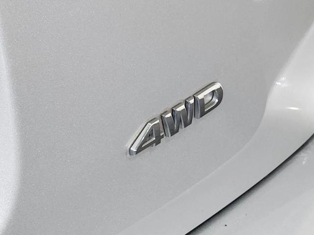 Photo of 2013 Silver Nissan Pathfinder