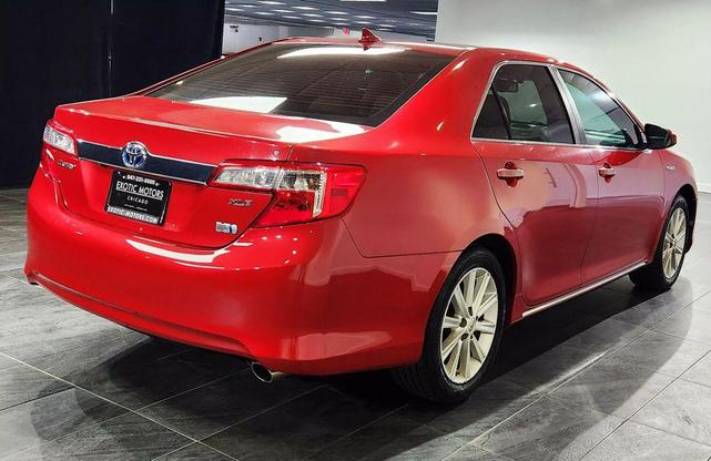 Photo of 2012 Red Toyota Camry Hybrid